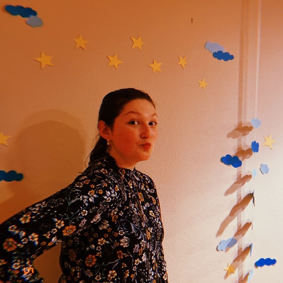 Meet your Posher, Justine - Picture 1 of 1